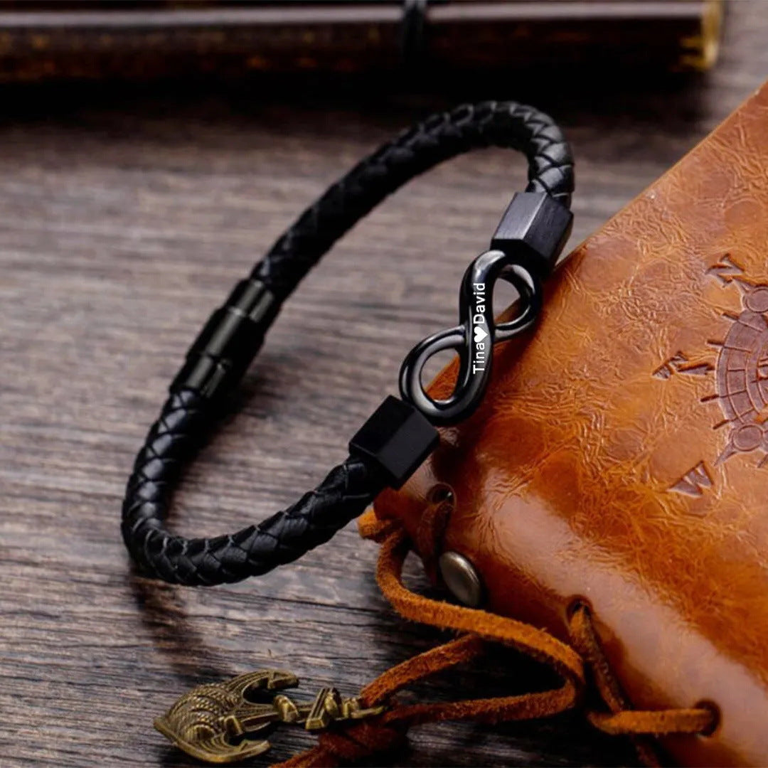 Gravierbares Edelstahl Lederarmband für Ihn (8 Worte)