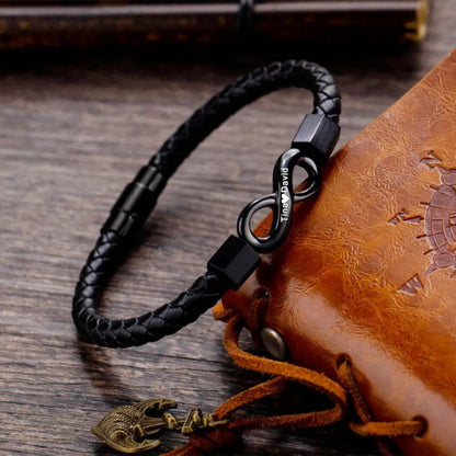Gravierbares Edelstahl Lederarmband für Ihn (8 Worte)